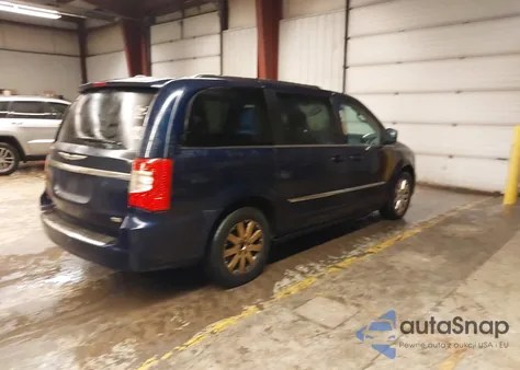 2016 Chrysler Town & Country Touring from USA, damaged, VIN 2C4RC1BGXGR214881